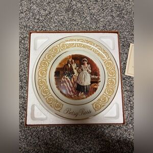 Vintage 1973 Avon Betsy Ross Collector Plate w/ Original Box